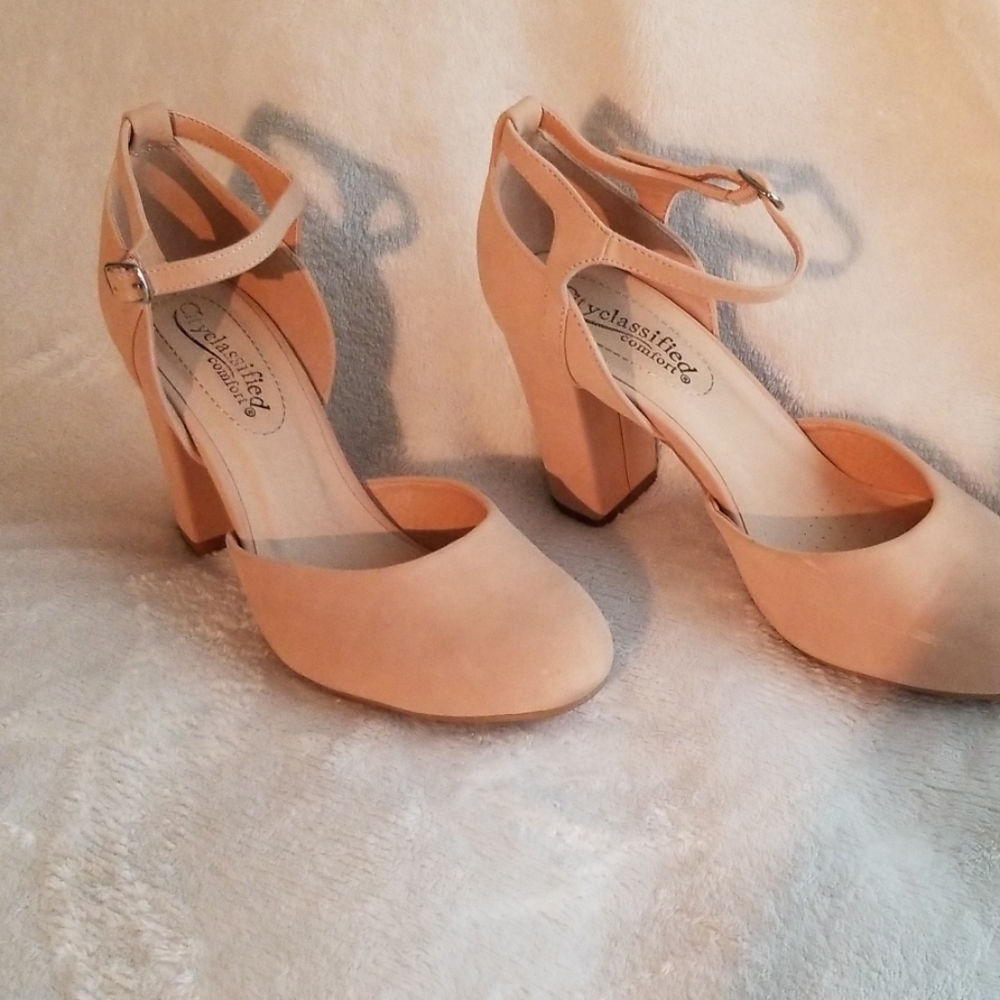 Tan heels size 8.5
